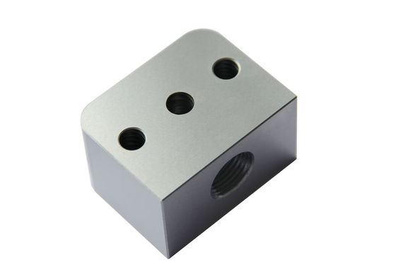 사출성형부를 설계하는 주입 자동차 부속품 플라스틱 사출 몰드 연결