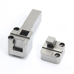 플라스틱 C.SU 1.2344 사출성형부 56HRC 견고성